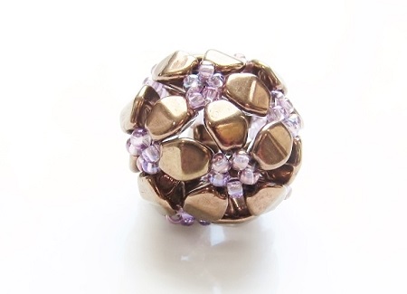 Stylized flower with Pinch bead